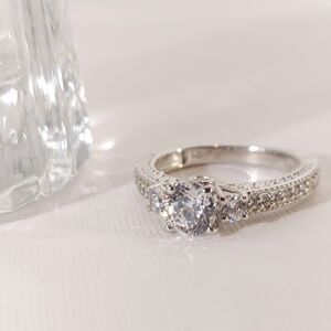 Simulated Diamond Swarovski Ring 2 Carats tw Size 9